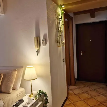Regina In Porta Romana 1 Apartamento *